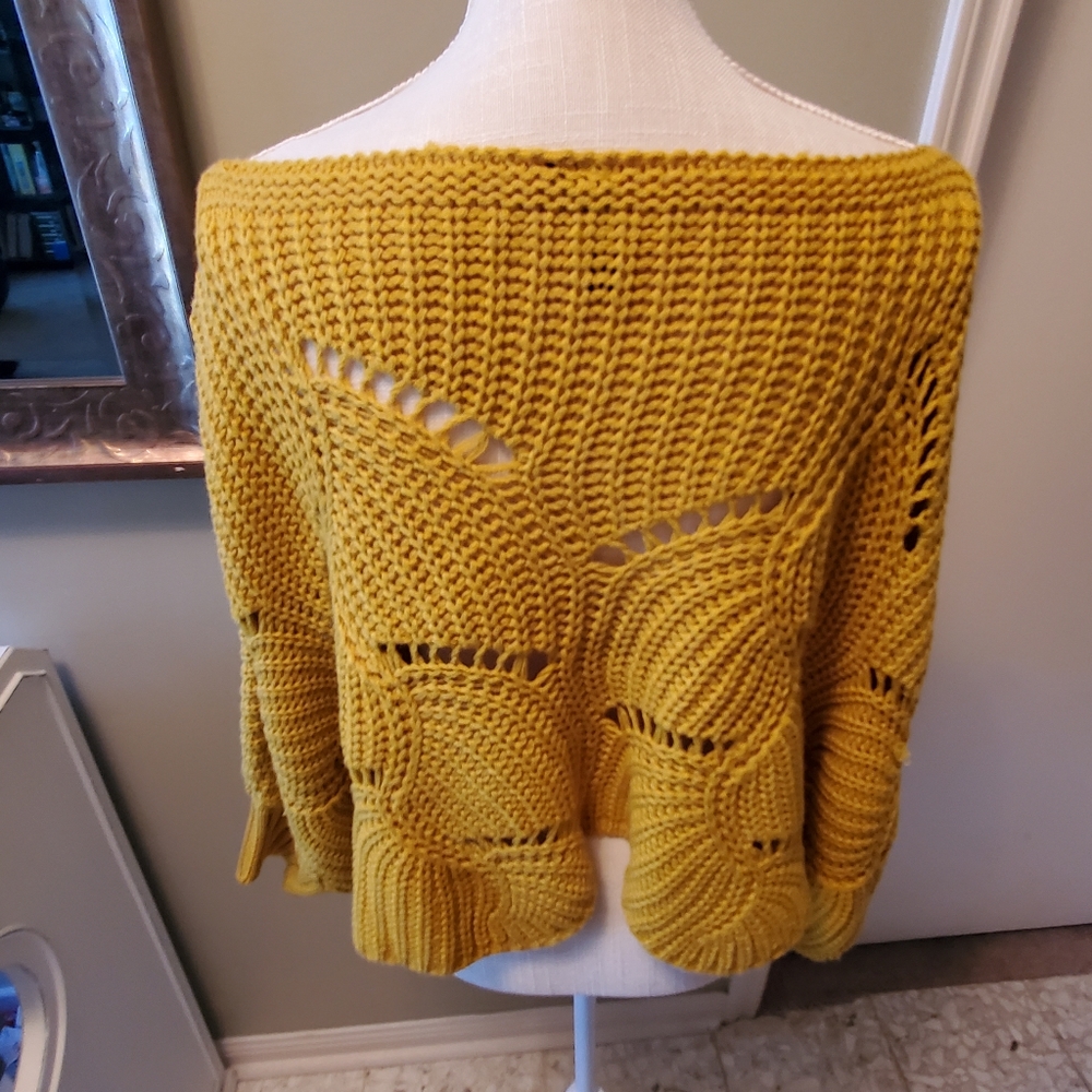 Sweater - Picture 4 of 10